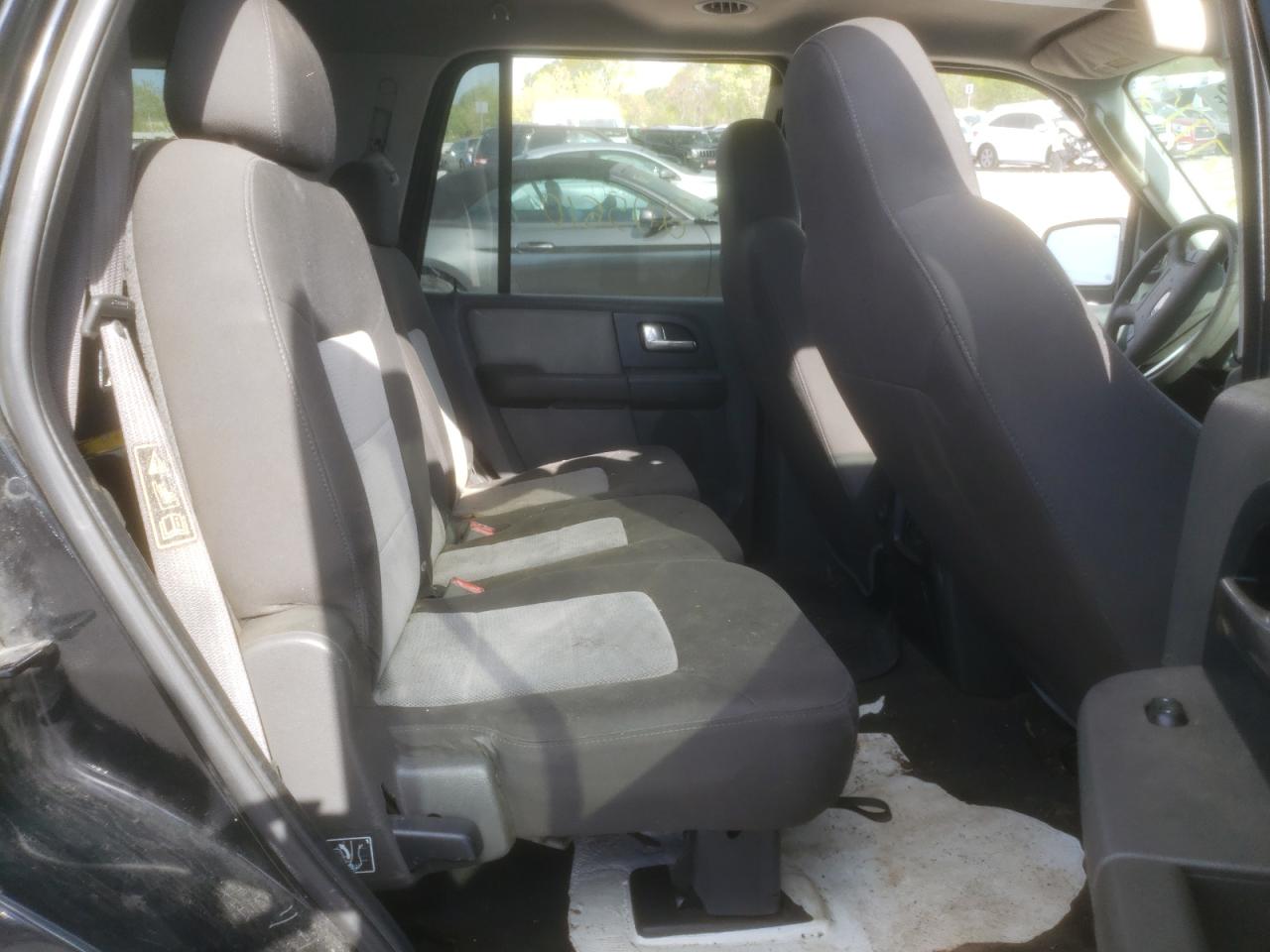 Photo 6 from auction – 2003 FORD EXPEDITION with VIN 1FMRU15W63LB97141