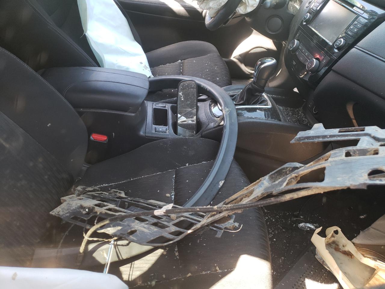 Photo 5 from auction – 2017 NISSAN ROGUE S with VIN KNMAT2MV0HP523762