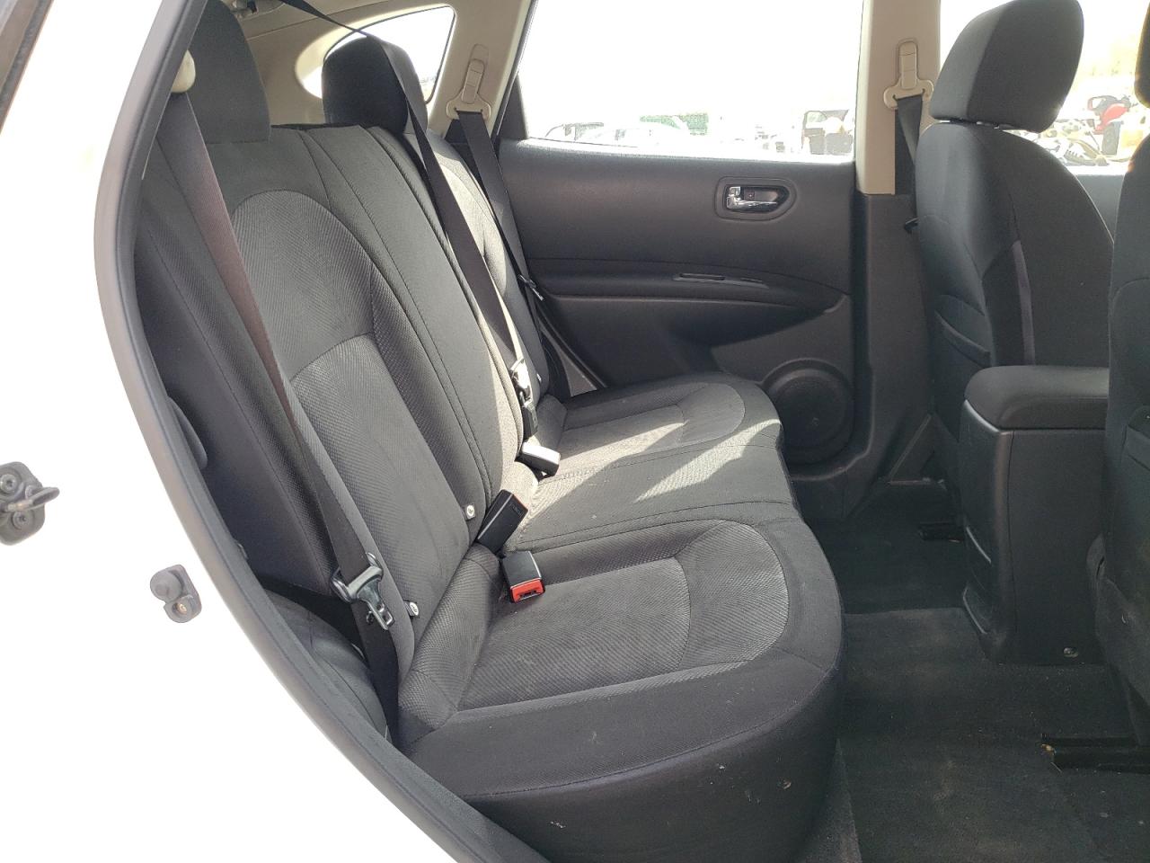 Photo 6 from auction – 2013 NISSAN ROGUE S with VIN JN8AS5MT3DW019231