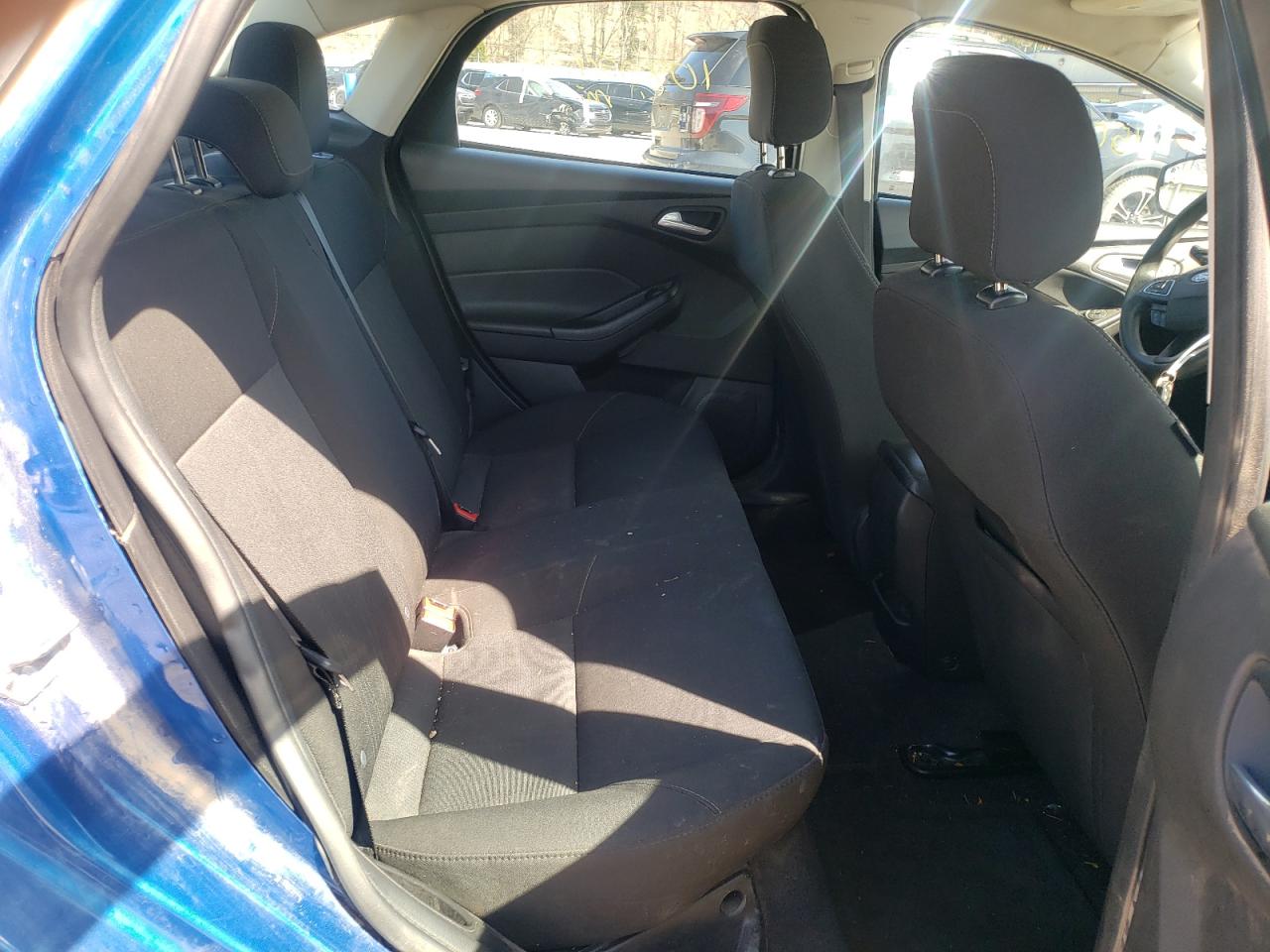 Photo 6 from auction – 2018 FORD FOCUS SE with VIN 1FADP3FE6JL310371