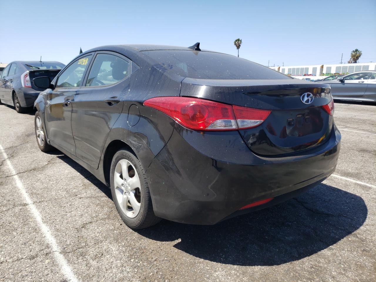 Photo 3 from auction – 2012 HYUNDAI ELANTRA GL with VIN 5NPDH4AE2CH098807