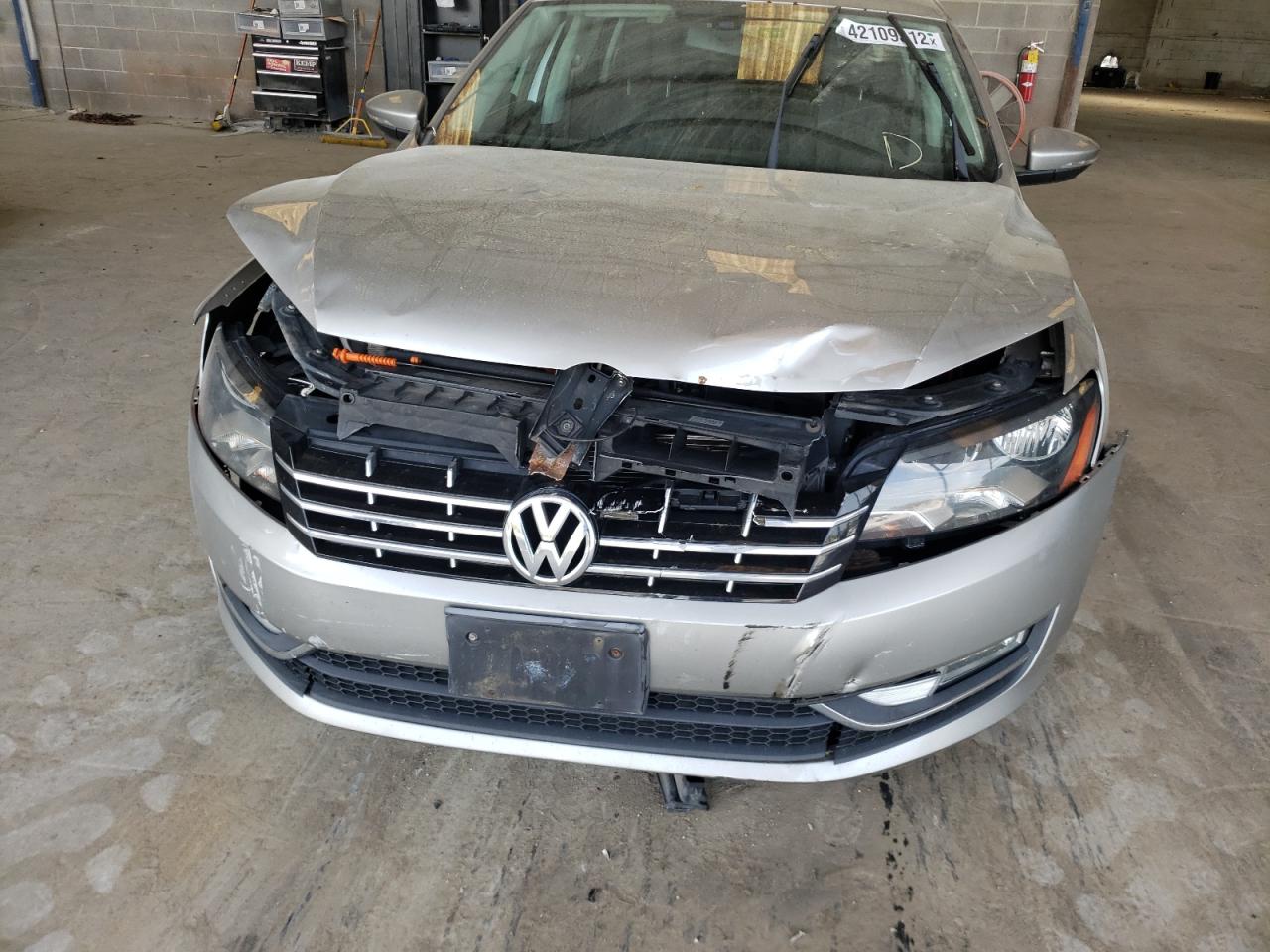 Photo 9 from auction – 2012 VOLKSWAGEN PASSAT SEL with VIN 1VWCP7A37CC004461
