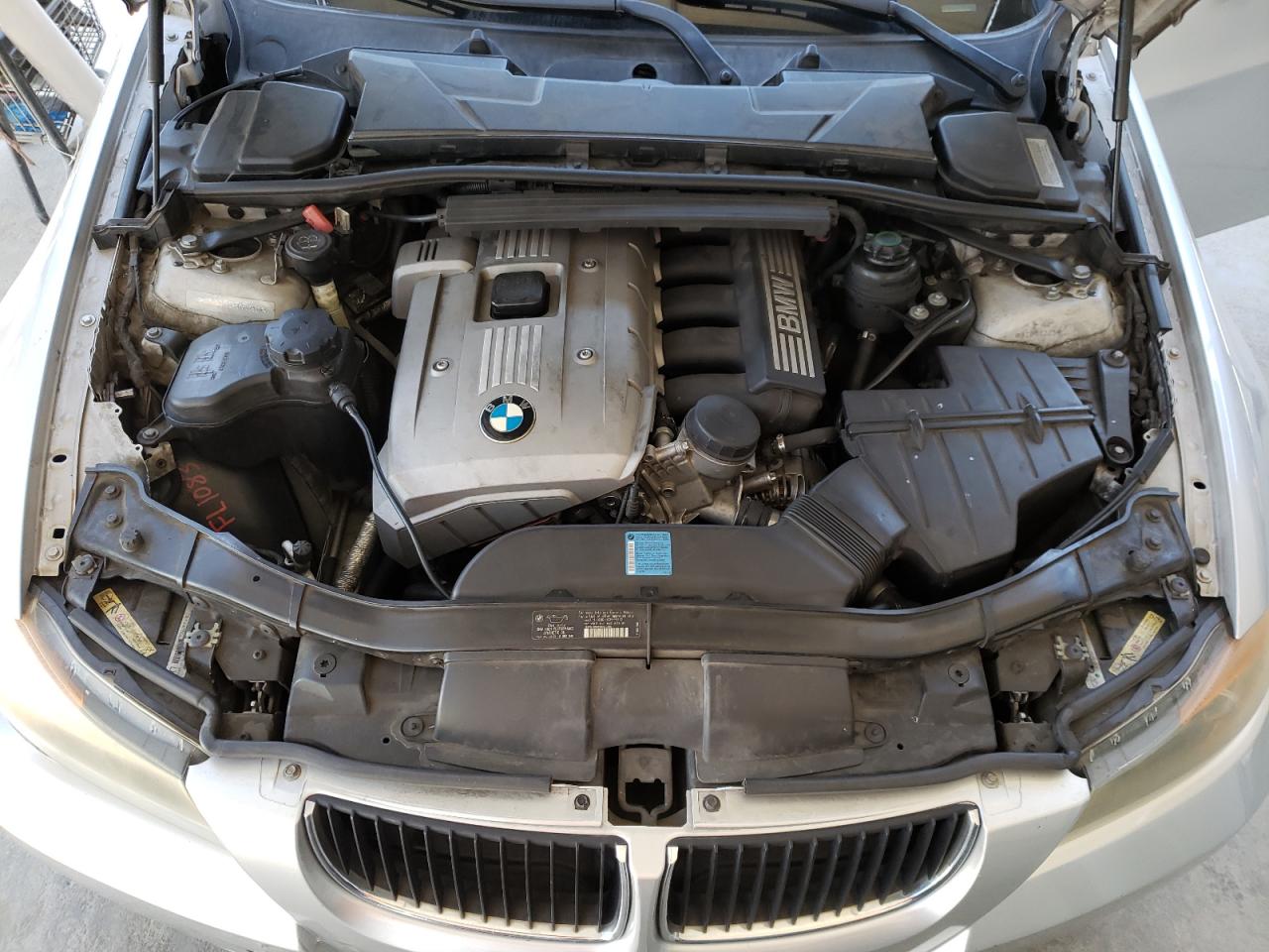Photo 7 from auction – 2006 BMW 325 I with VIN WBAVB13526KX33951