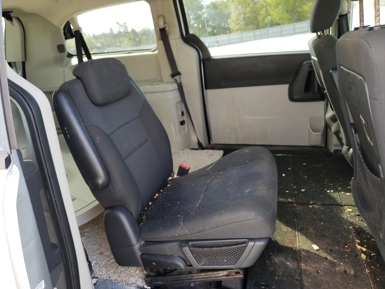 Photo 6 from auction – 2010 DODGE GRAND CARA with VIN 2D4RN5D18AR165314
