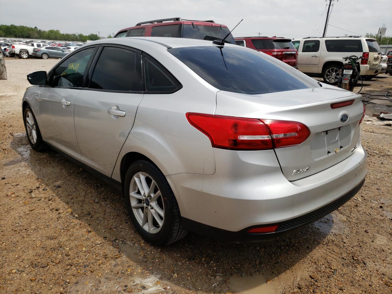 Photo 3 from auction – 2015 FORD FOCUS SE with VIN 1FADP3F21FL342299