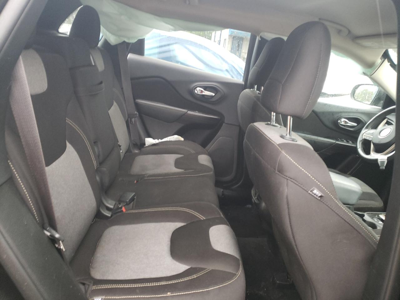 Photo 6 from auction – 2014 JEEP CHEROKEE L with VIN 1C4PJLCB6EW301855