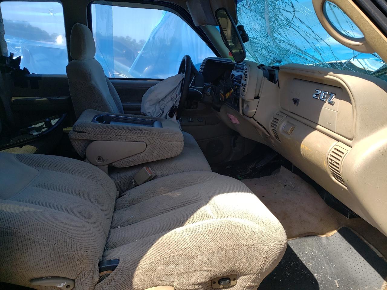 Photo 5 from auction – 1998 GMC SIERRA C15 with VIN 2GTEC19R2W1520332