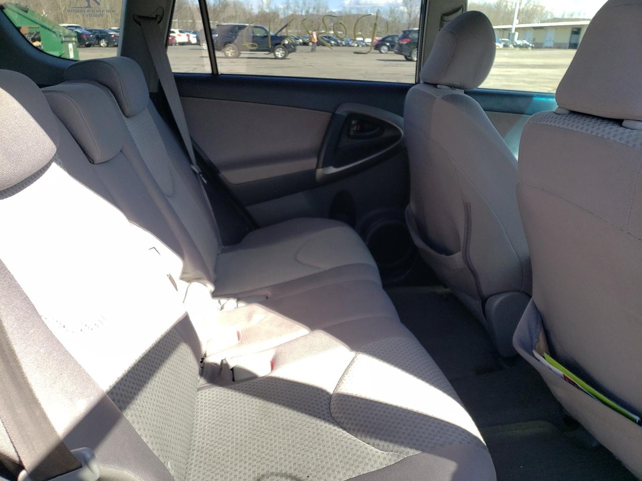 Photo 6 from auction – 2008 TOYOTA RAV4 with VIN JTMBD33V686061982