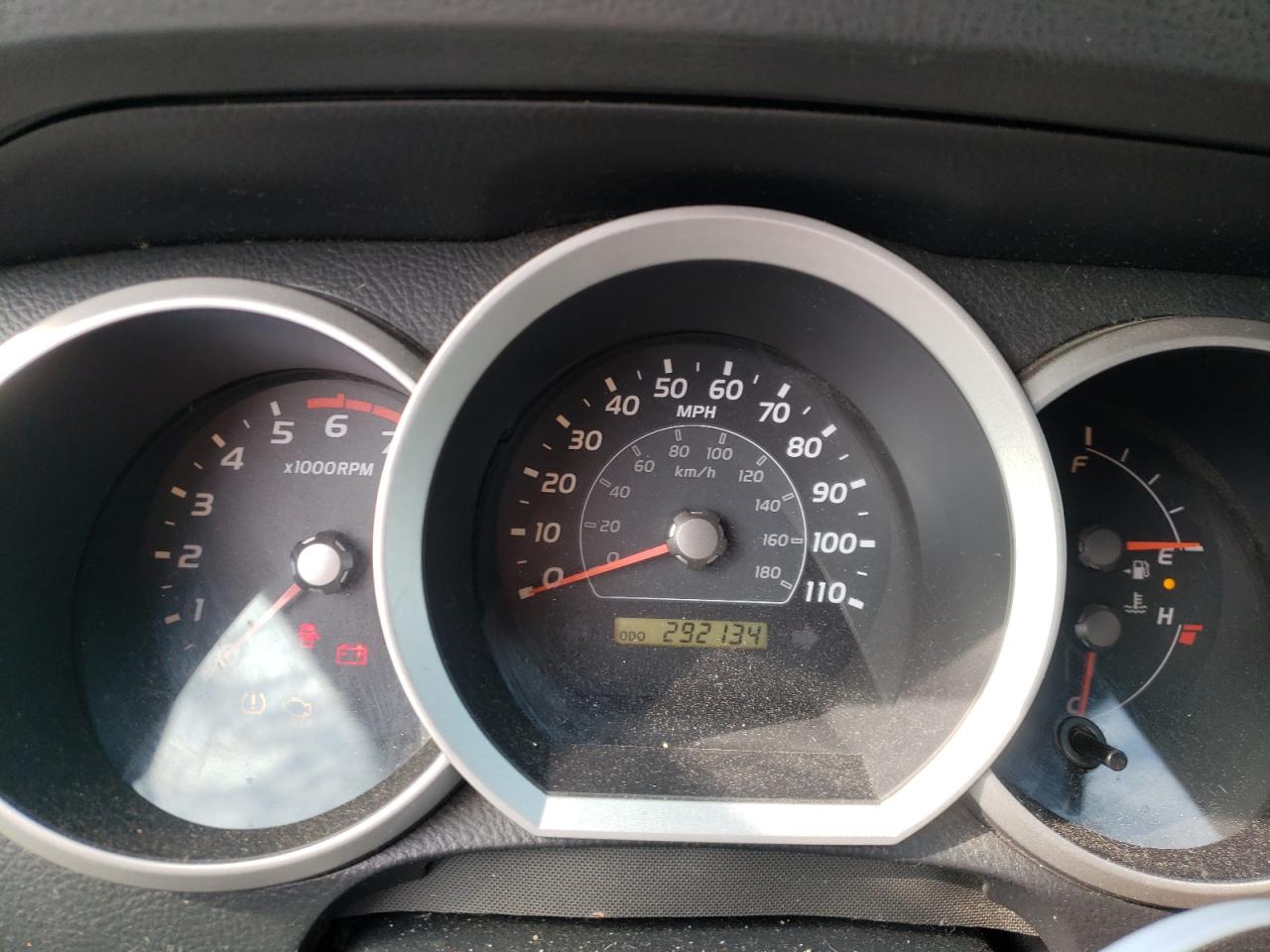 Photo 8 from auction – 2006 TOYOTA 4RUNNER SR with VIN JTEZU14R668059912