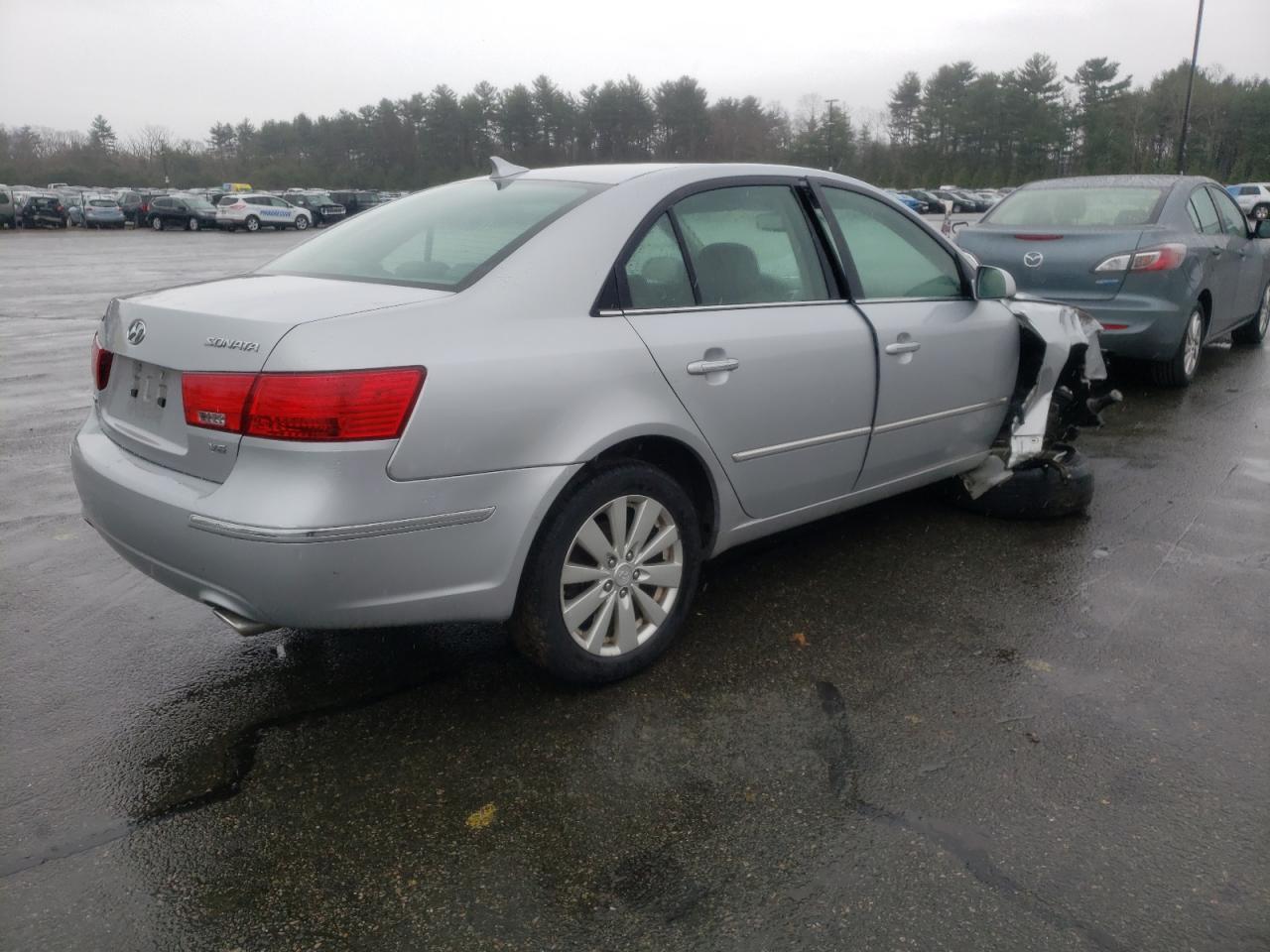 Photo 4 from auction – 2009 HYUNDAI SONATA SE with VIN 5NPEU46F09H553020