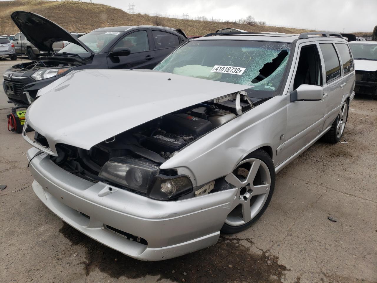 Photo 2 from auction – 2000 VOLVO V70 R with VIN YV1LV60D6Y2675740