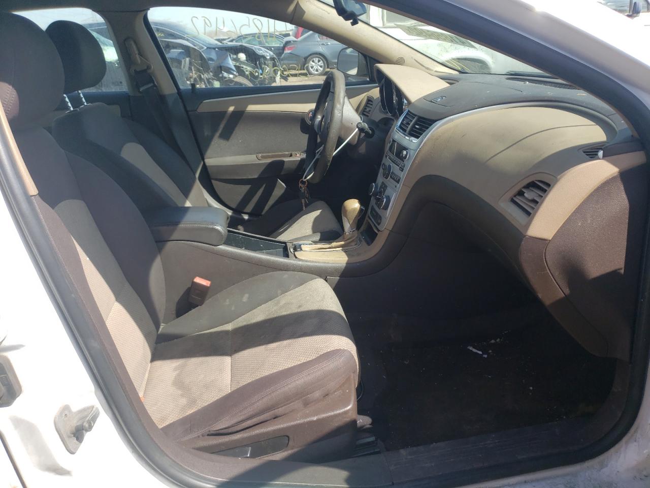 Photo 5 from auction – 2011 CHEVROLET MALIBU LS with VIN 1G1ZB5E10BF185532