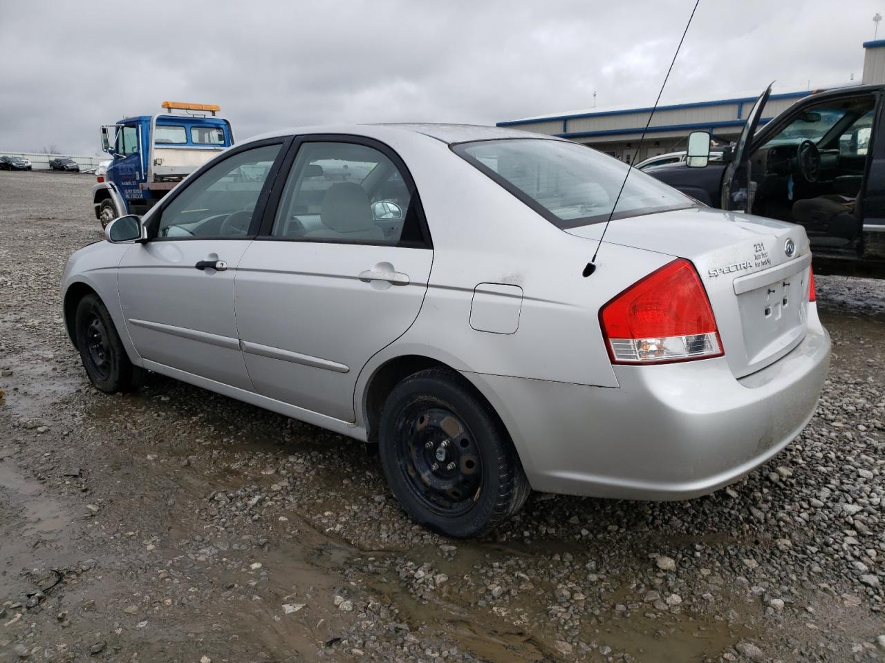 Photo 3 from auction – 2009 KIA SPECTRA EX with VIN KNAFE221395648328