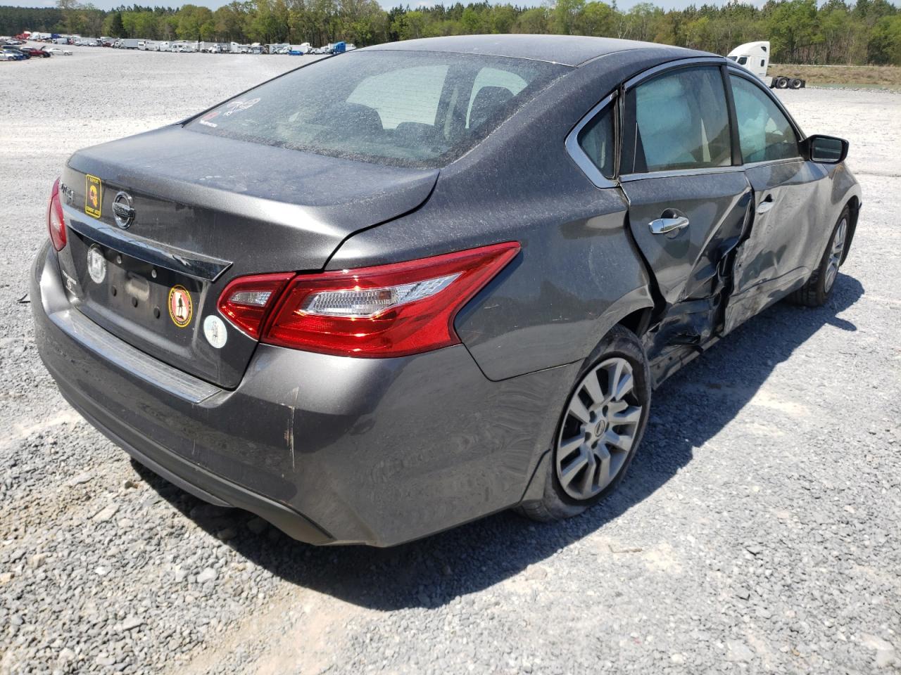 Photo 4 from auction – 2017 NISSAN ALTIMA 2.5 with VIN 1N4AL3AP4HC236918