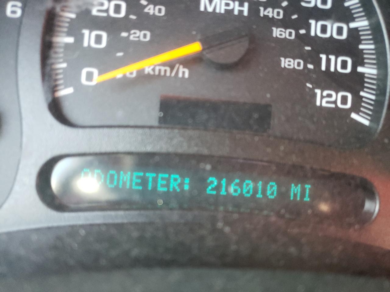 Photo 8 from auction – 2005 CHEVROLET AVALANCHE with VIN 3GNEC12Z05G125086