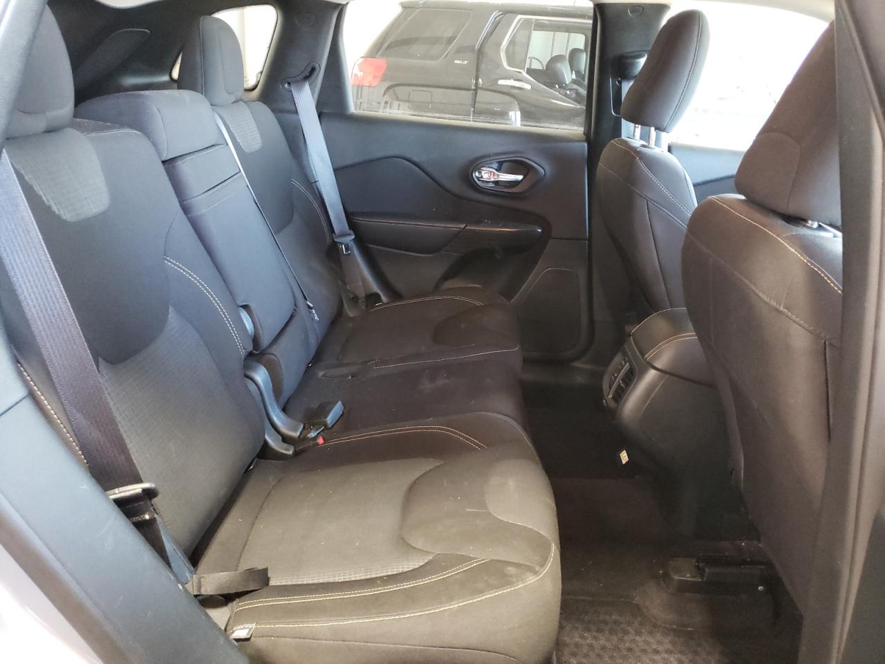 Photo 6 from auction – 2016 JEEP CHEROKEE L with VIN 1C4PJMCS0GW350154