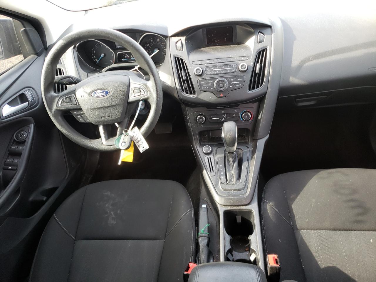 Zdjęcie 9 z aukcji – 2018 FORD FOCUS SE z VIN 1FADP3K29JL214827