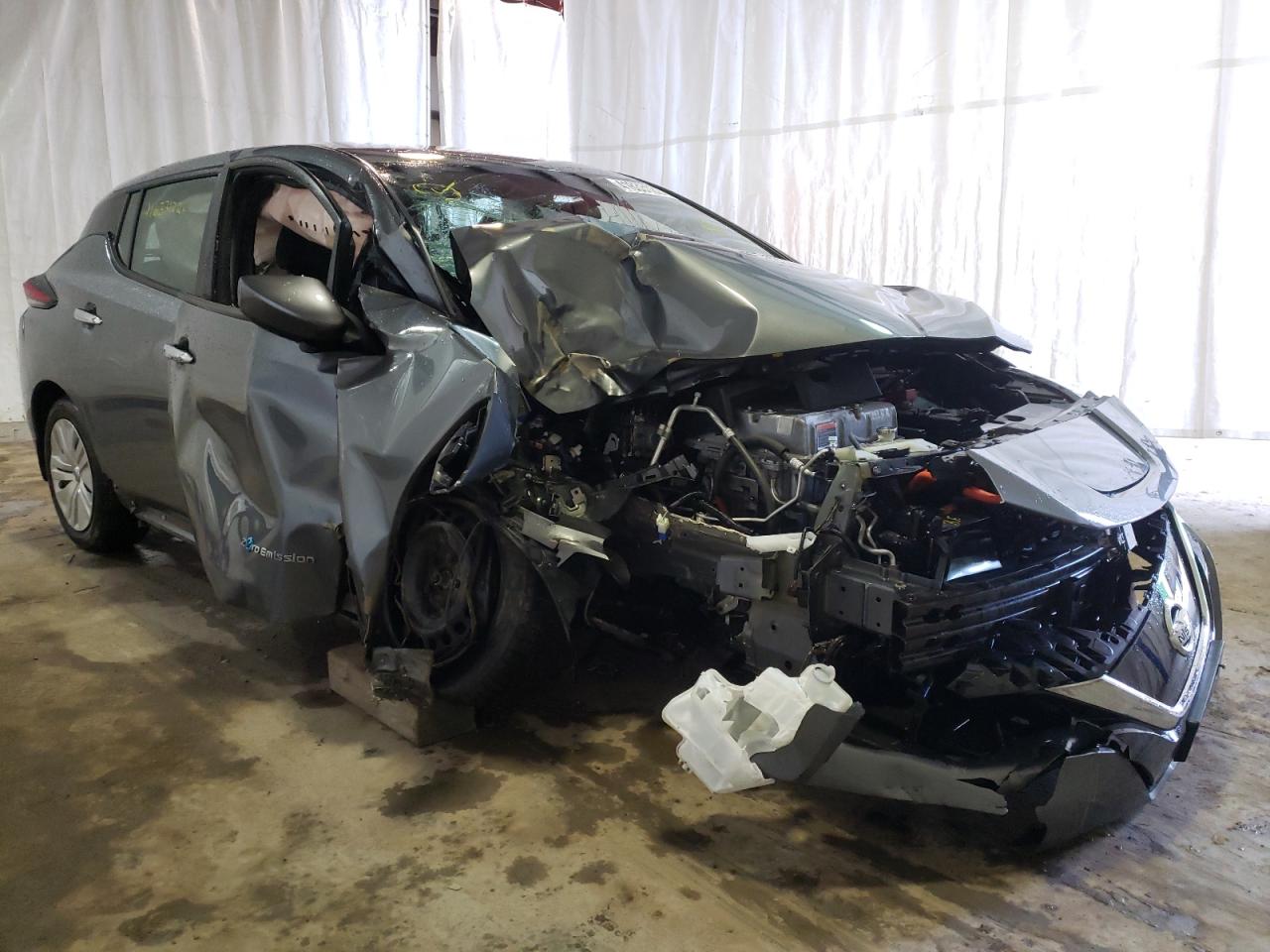 NISSAN LEAF S 2018 with VIN 1N4AZ1CP9JC315619 - Photo from auction