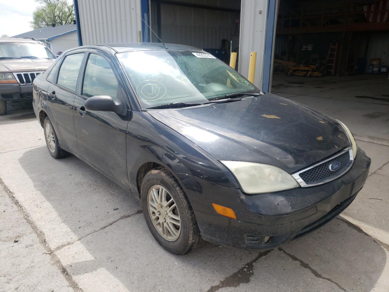 FORD FOCUS ZX4 2007 with VIN 1FAFP34N37W212675 - Photo from auction