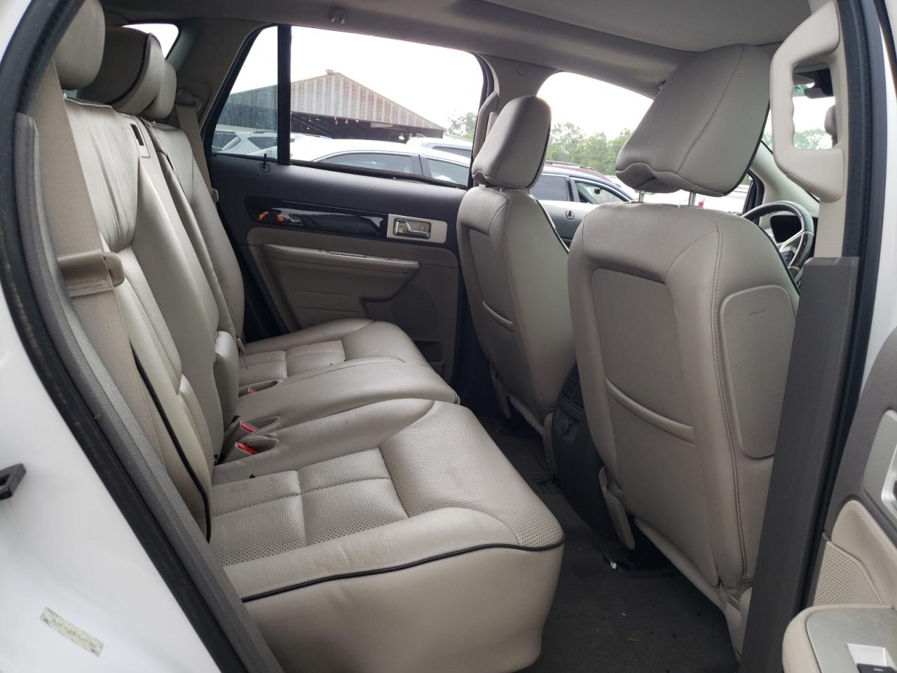 Photo 6 from auction – 2010 LINCOLN MKX with VIN 2LMDJ6JC8ABJ00549