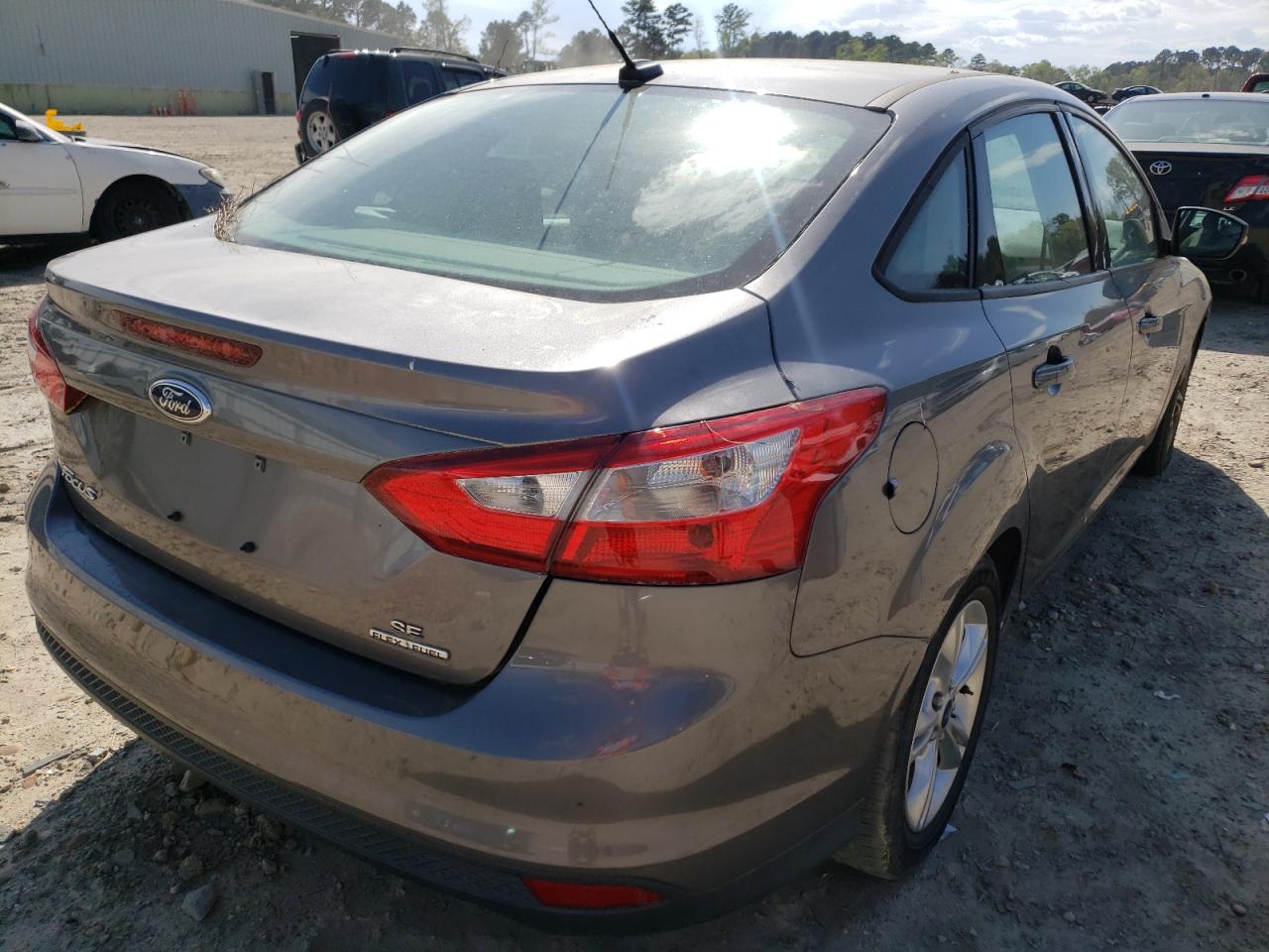Photo 4 from auction – 2014 FORD FOCUS SE with VIN 1FADP3F26EL180877