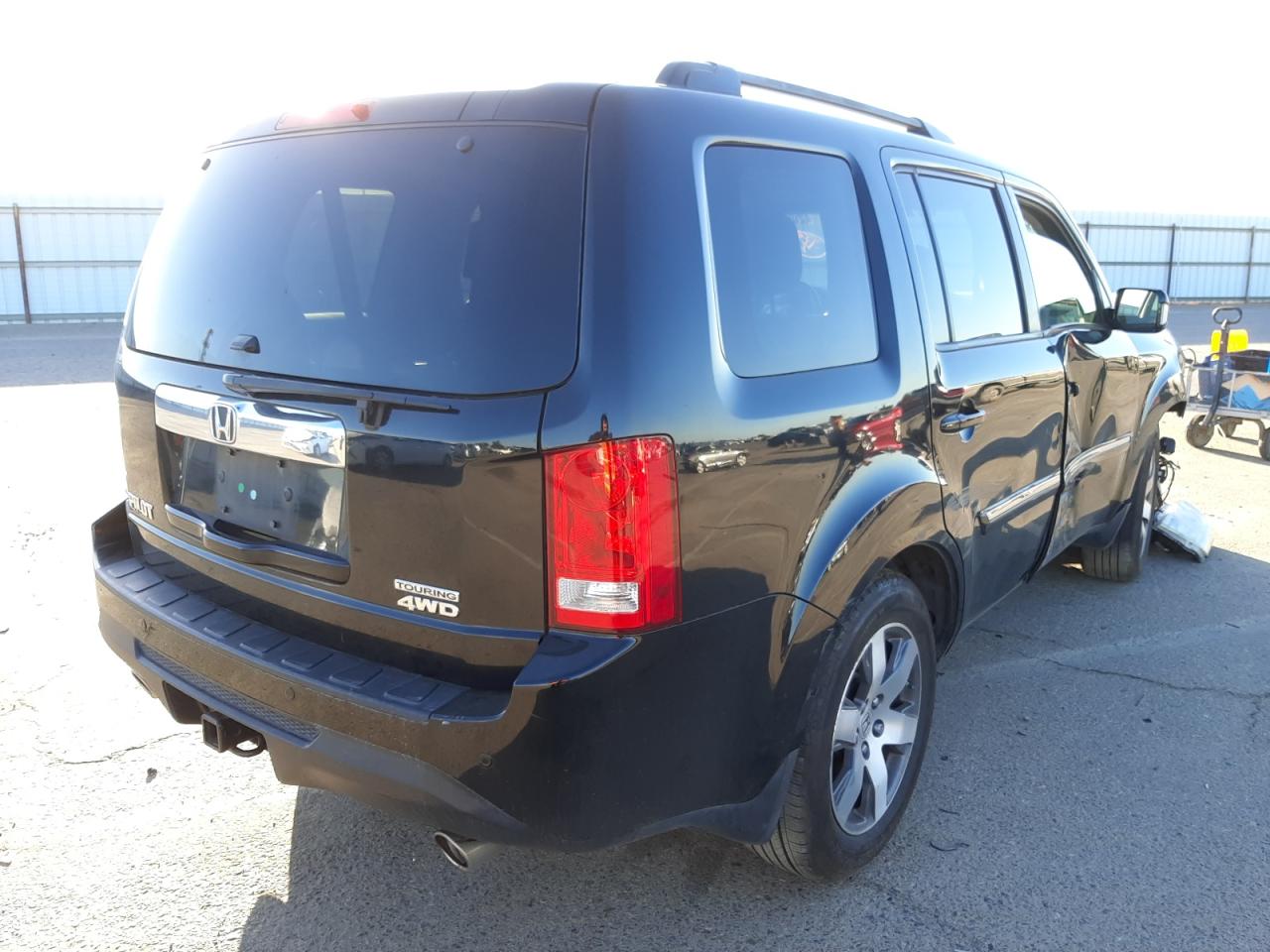 Photo 4 from auction – 2014 HONDA PILOT TOUR with VIN 5FNYF4H92EB035174
