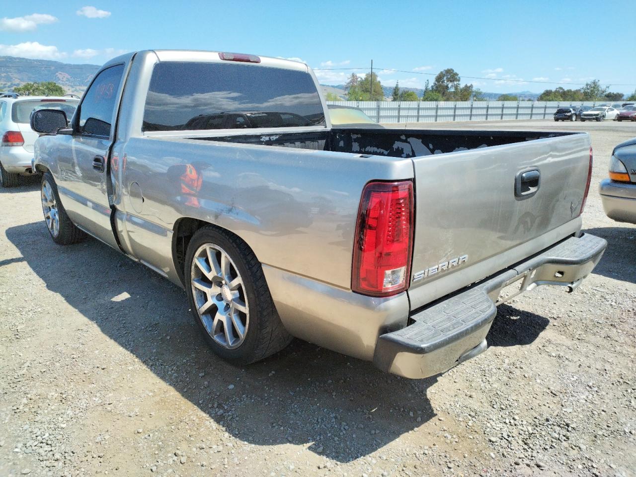 Photo 3 from auction – 2002 GMC NEW SIERRA with VIN 1GTEC14V22Z260567