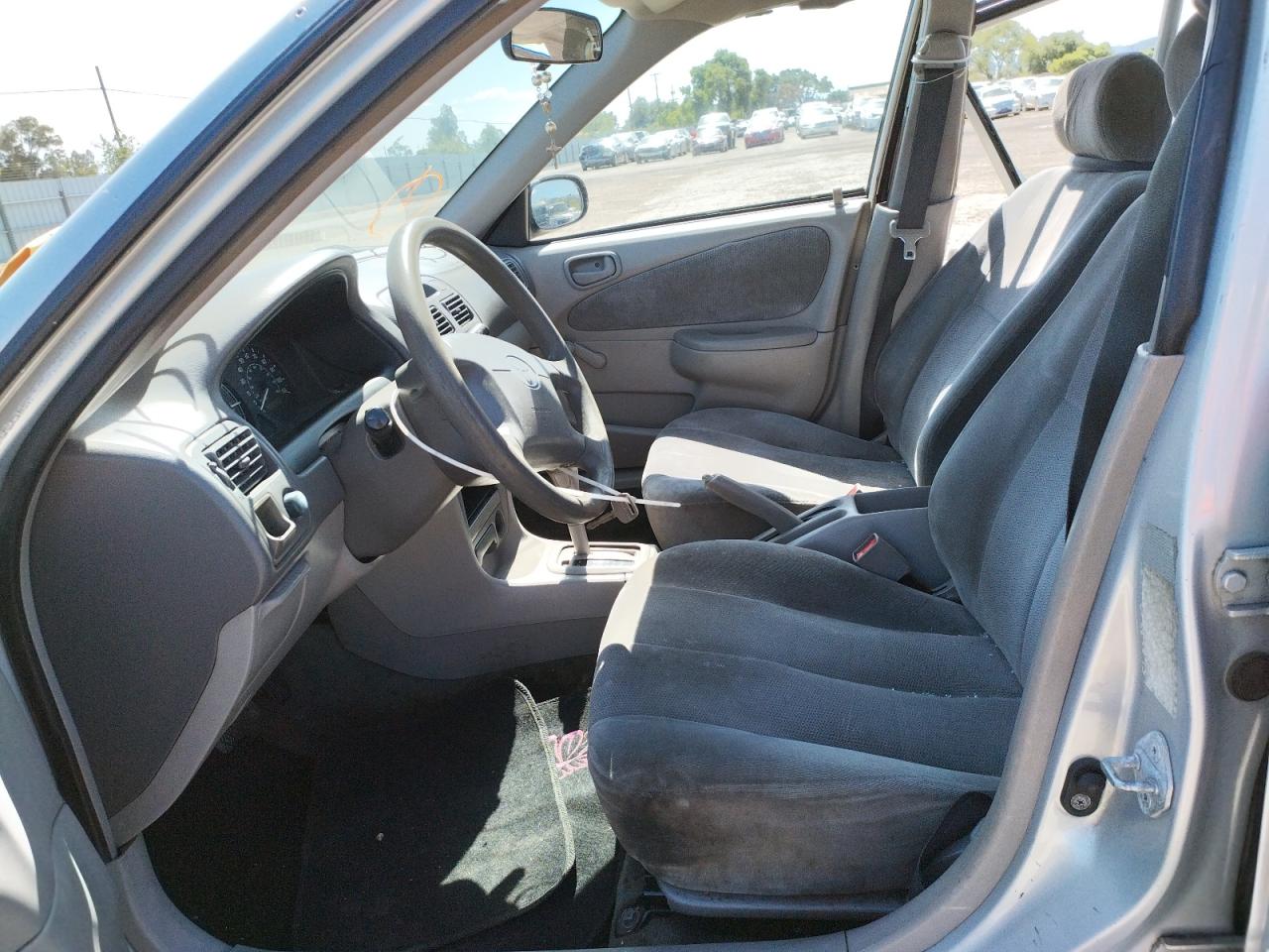 Photo 5 from auction – 2002 TOYOTA COROLLA CE with VIN 2T1BR12E22C546322