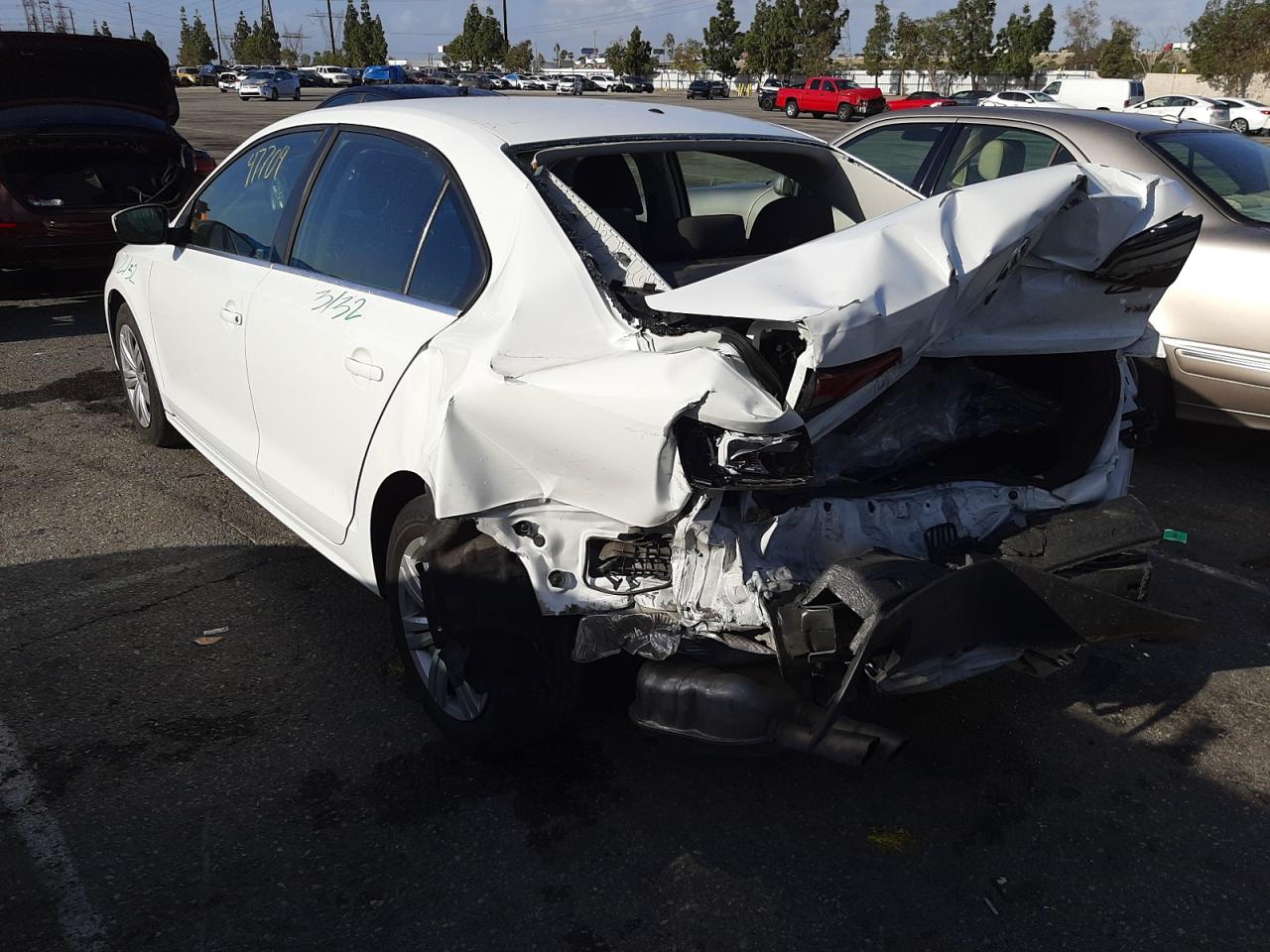 Photo 3 from auction – 2017 VOLKSWAGEN JETTA S with VIN 3VW2B7AJ7HM407337