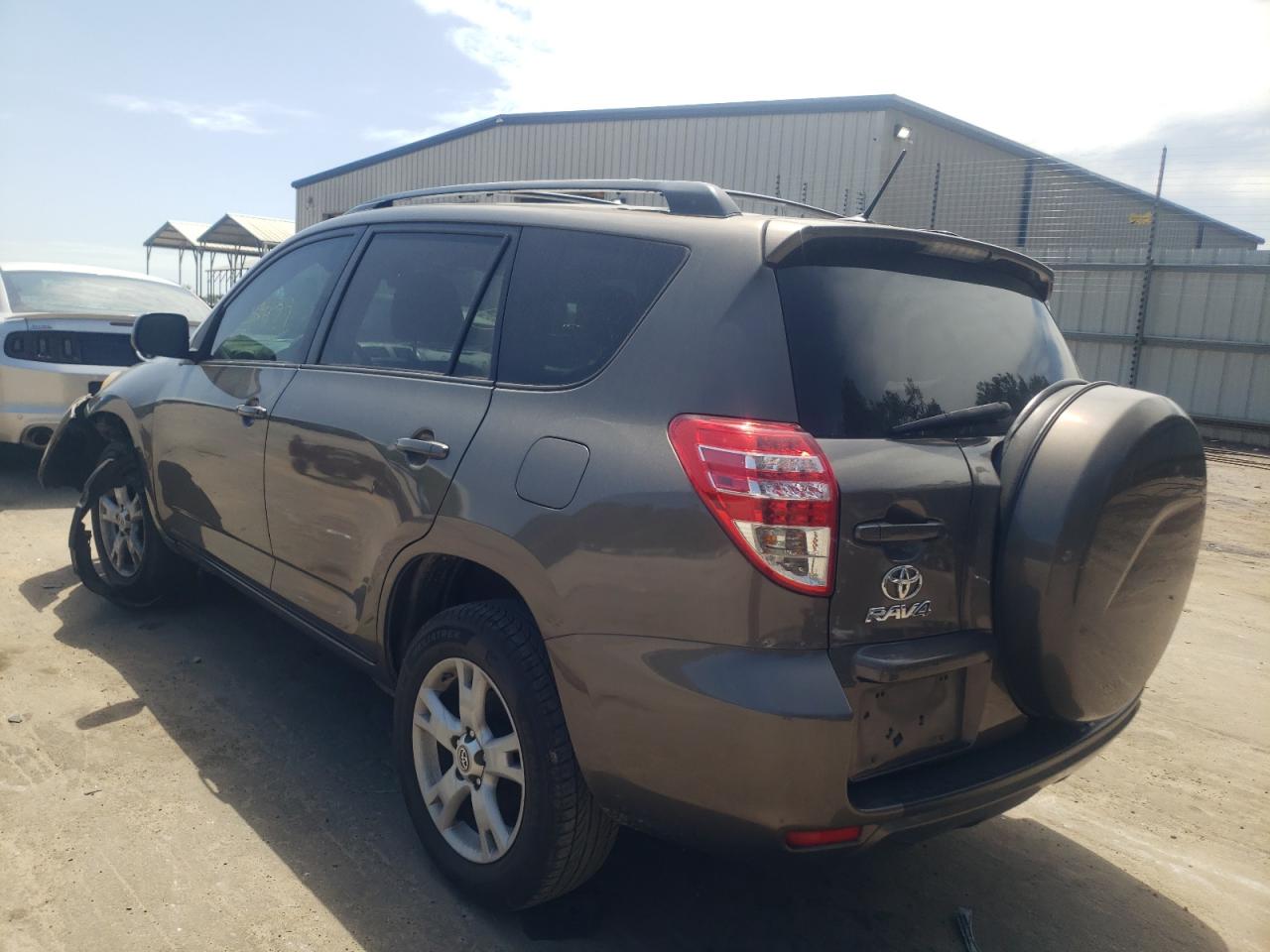 Photo 3 from auction – 2012 TOYOTA RAV4 with VIN 2T3ZF4DV0CW140312