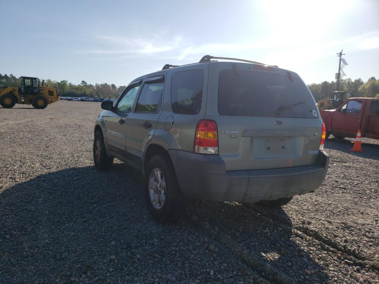 Photo 3 from auction – 2005 FORD ESCAPE with VIN 1FMYU03195KC21728