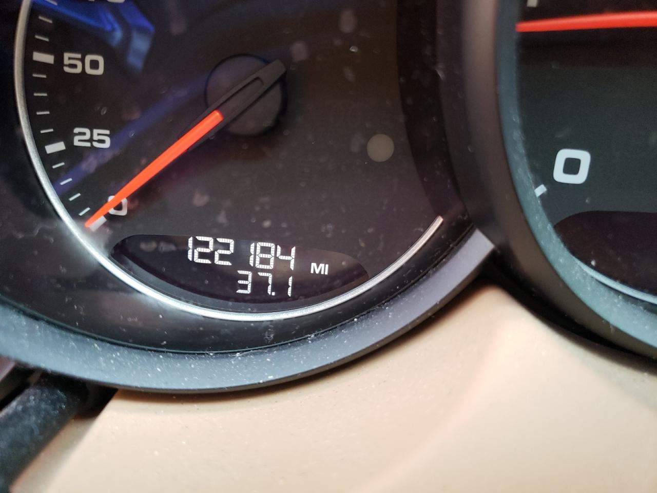 Photo 13 from auction – 2015 PORSCHE CAYENNE with VIN WP1AF2A22FLA39340