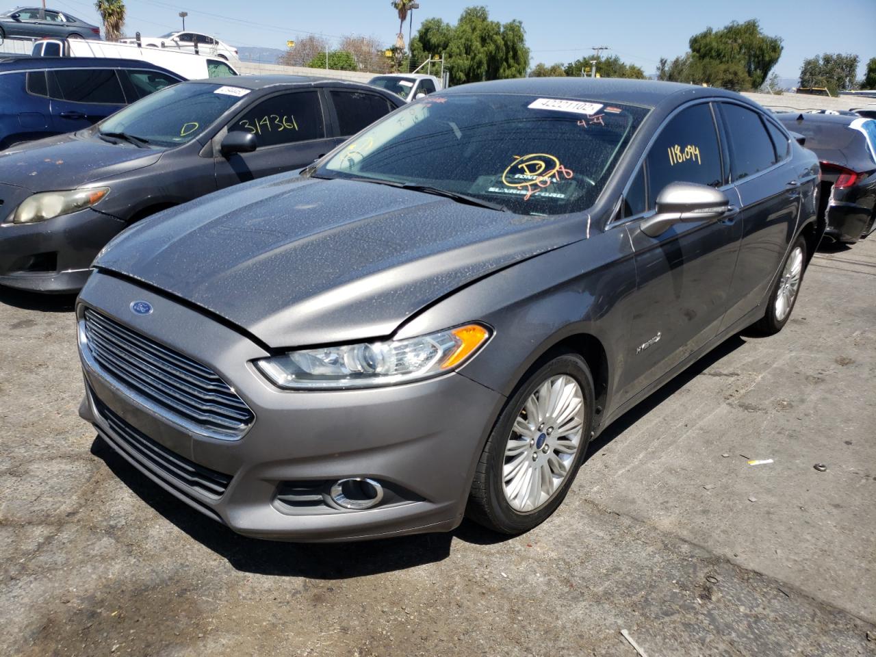 Photo 2 from auction – 2014 FORD FUSION SE with VIN 3FA6P0LU1ER112078