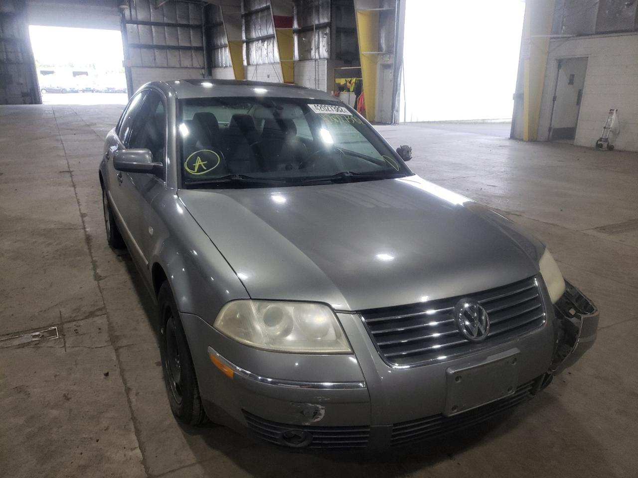 VOLKSWAGEN PASSAT GLX 2003 with VIN WVWTH63B13P041805 - Photo from auction