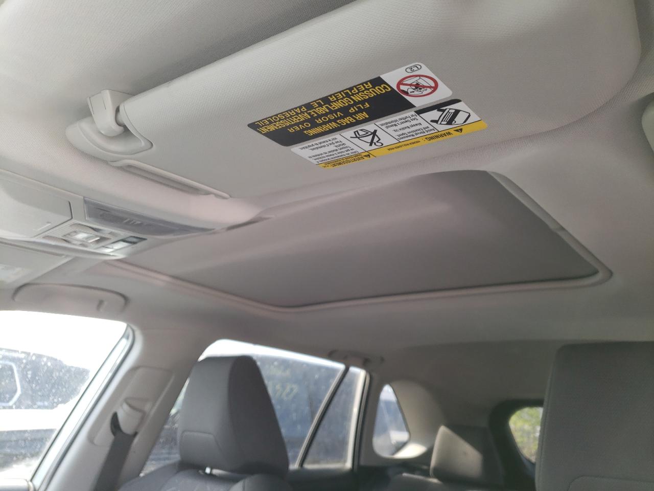 Photo 9 from auction – 2019 TOYOTA RAV4 XLE with VIN 2T3P1RFVXKC013342
