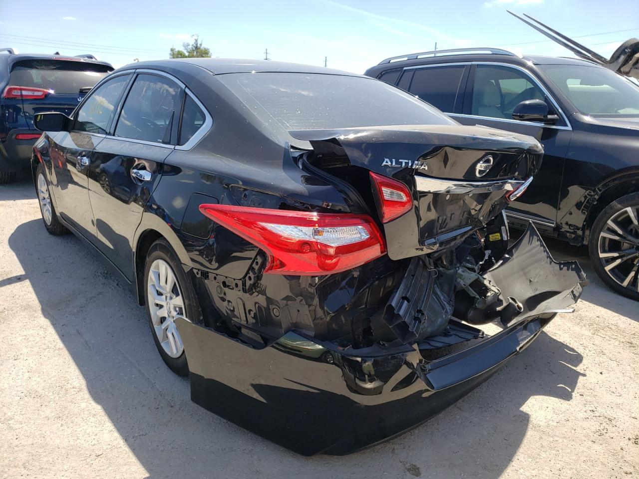 Photo 3 from auction – 2017 NISSAN ALTIMA 2.5 with VIN 1N4AL3AP2HC173172