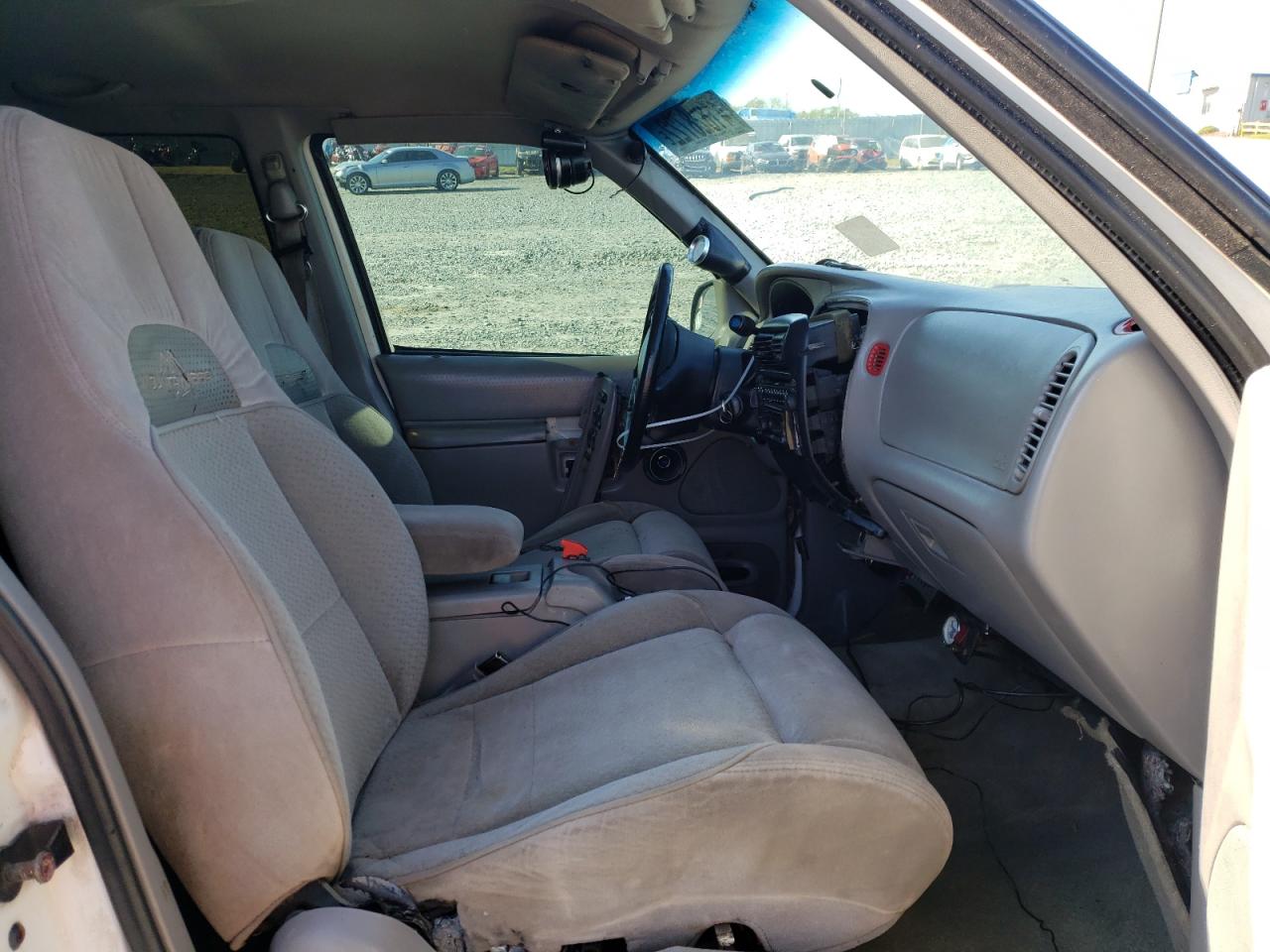 Photo 5 from auction – 1997 MERCURY MOUNTAINEE with VIN 4M2DU52P9VUJ01853