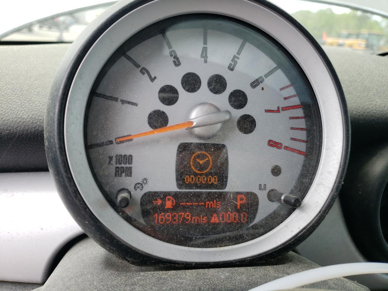 Photo 8 from auction – 2009 MINI COOPER CLU with VIN WMWML33589TN69205