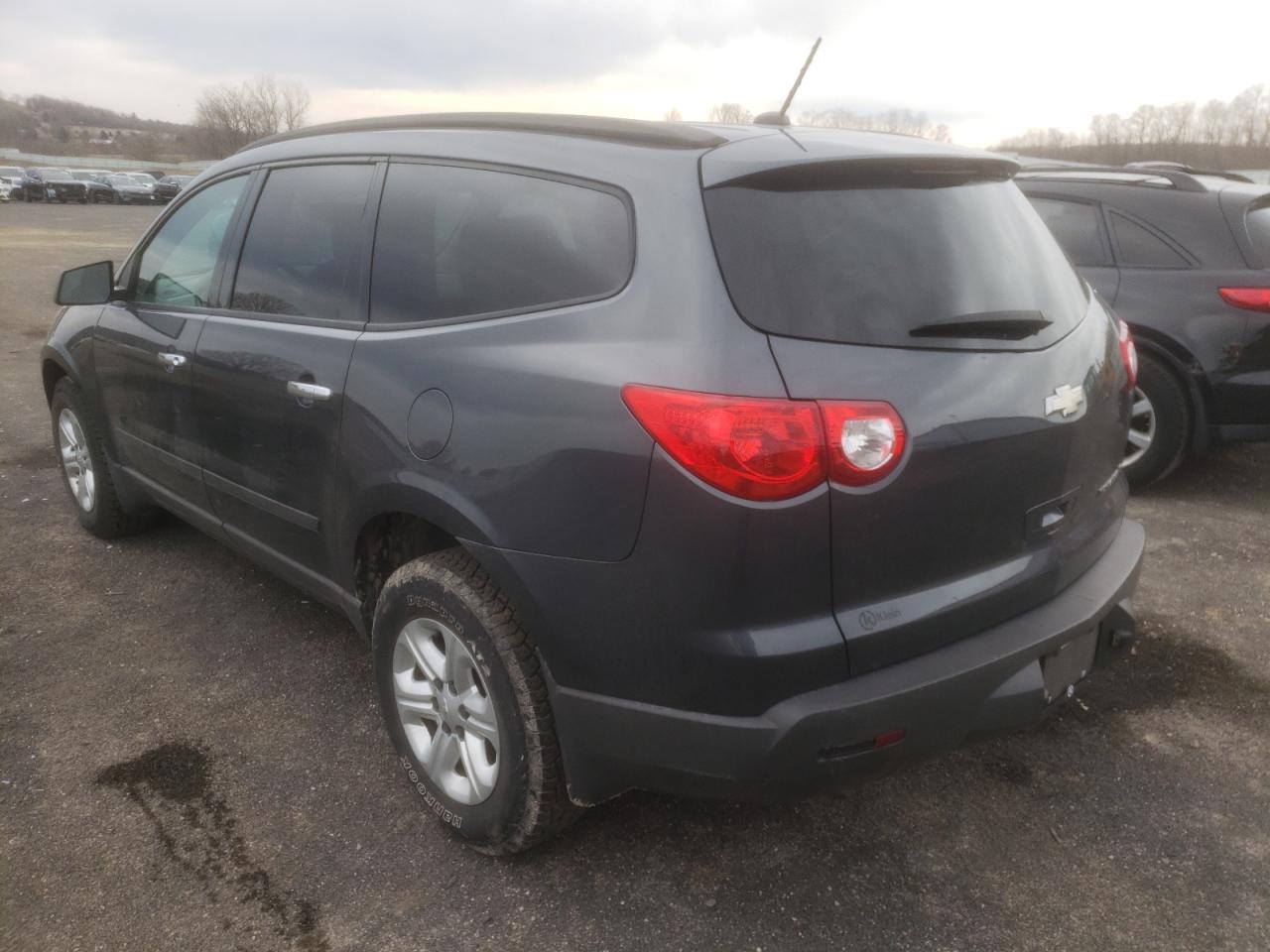 Photo 3 from auction – 2011 CHEVROLET TRAVERSE L with VIN 1GNKRFED9BJ263413