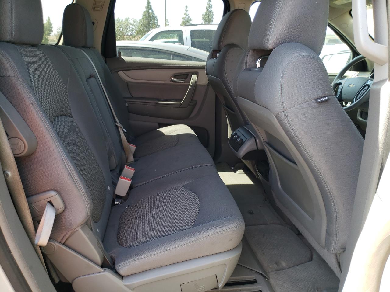 Photo 6 from auction – 2013 CHEVROLET TRAVERSE L with VIN 1GNKRFED2DJ141558