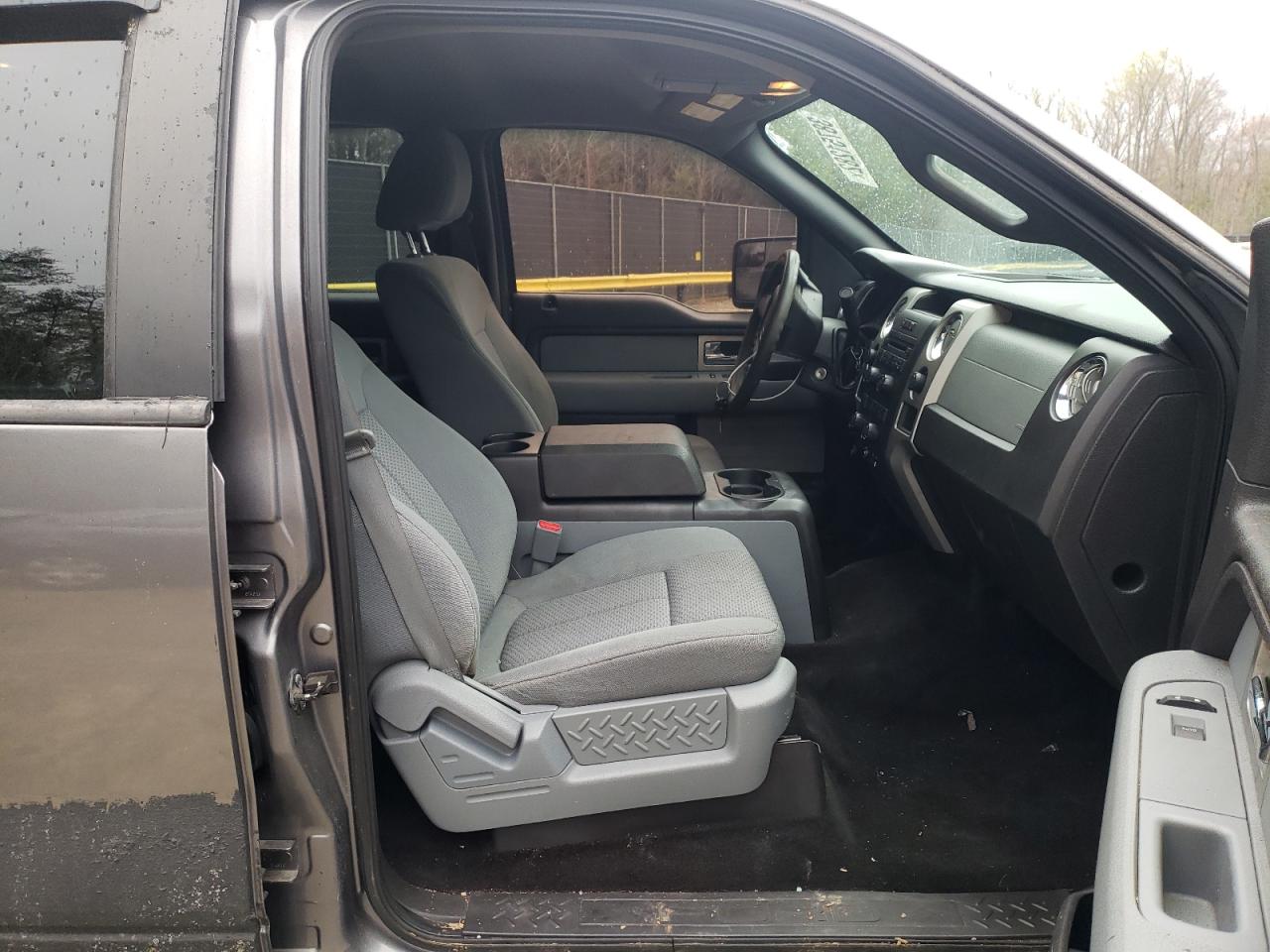 Photo 5 from auction – 2011 FORD F150 SUPER with VIN 1FTFW1ET0BFB25744