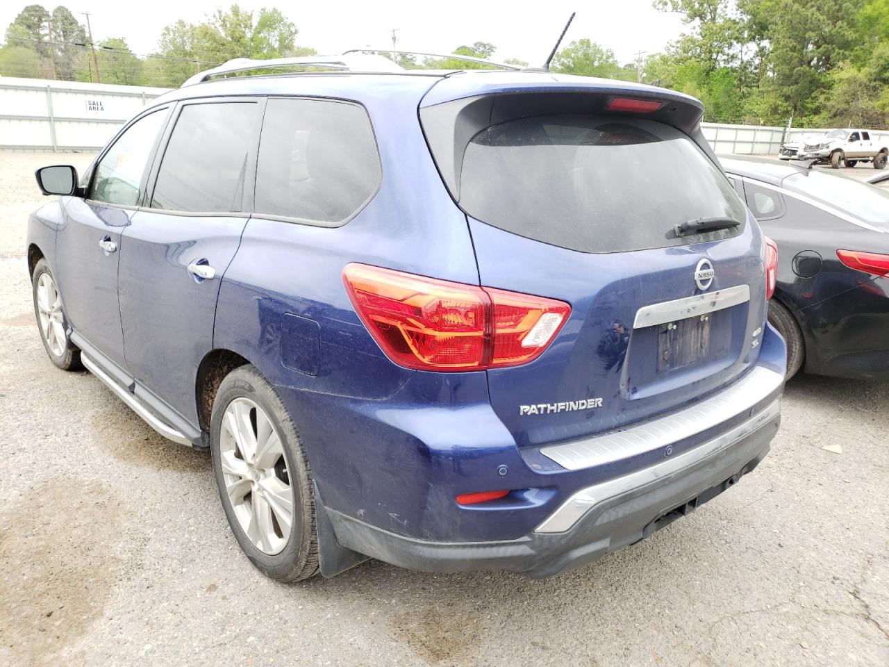 Photo 3 from auction – 2018 NISSAN PATHFINDER with VIN 5N1DR2MM6JC650477