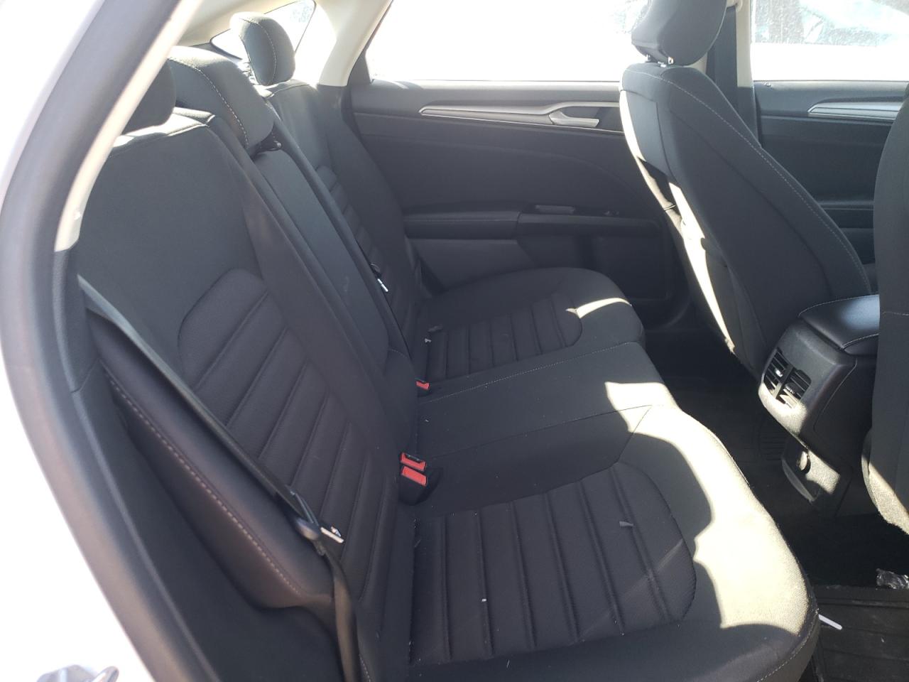 Photo 6 from auction – 2017 FORD FUSION SE with VIN 3FA6P0HD4HR391197