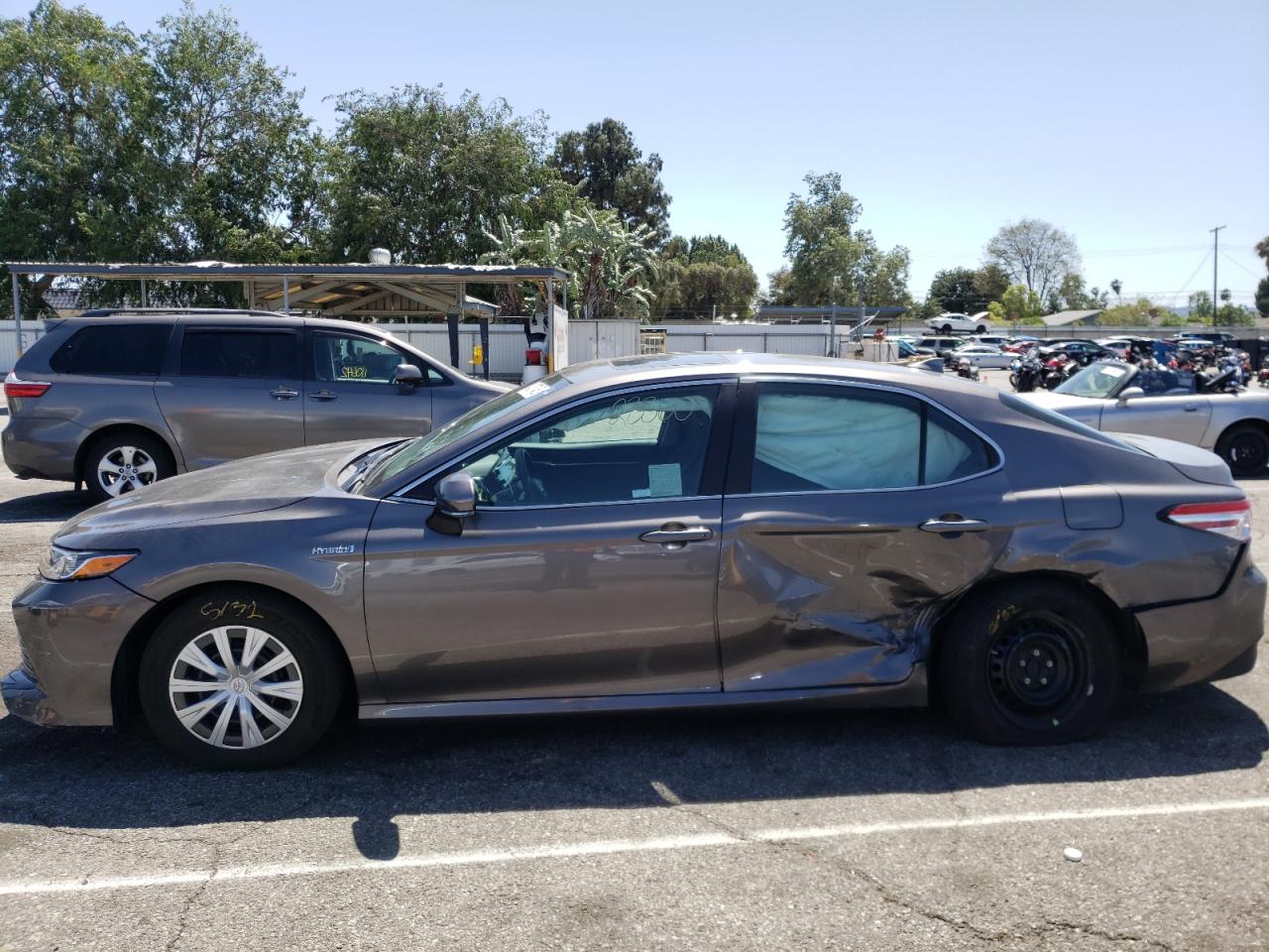 Photo 9 from auction – 2020 TOYOTA CAMRY LE with VIN 4T1E31AKXLU010501