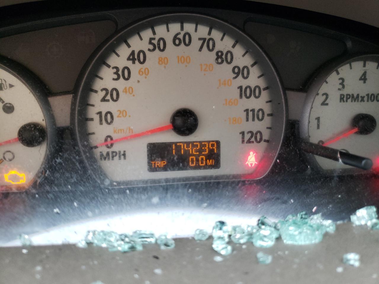 Photo 8 from auction – 2003 SATURN ION LEVEL with VIN 1G8AL52F33Z125272