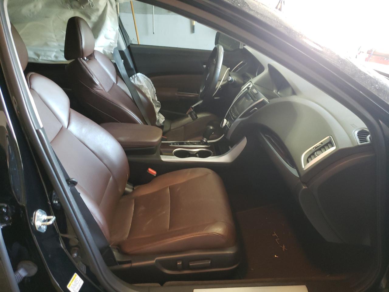 Photo 5 from auction – 2015 ACURA TLX TECH with VIN 19UUB1F50FA000380