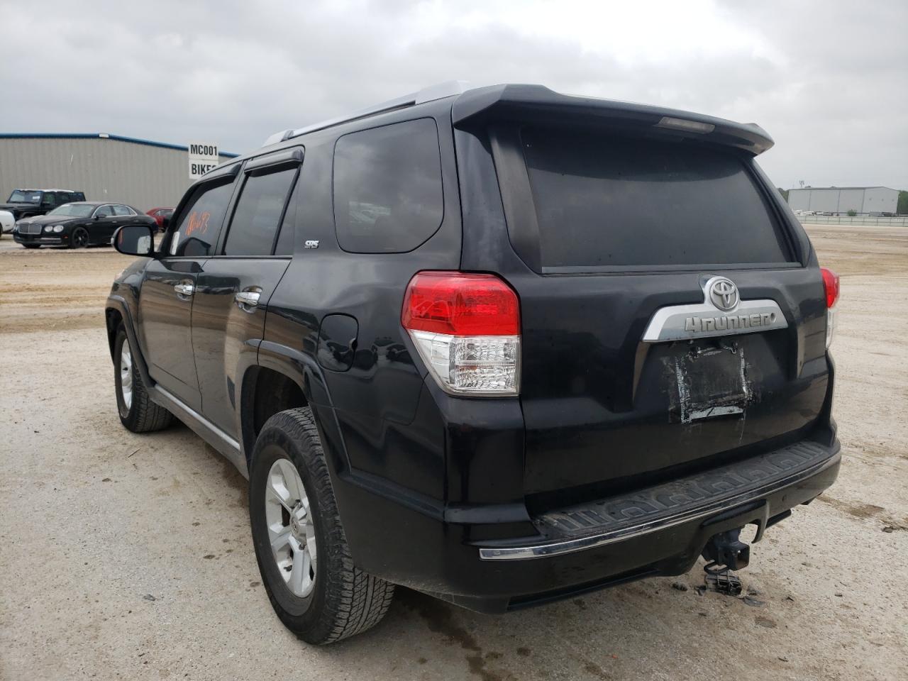 Photo 3 from auction – 2010 TOYOTA 4RUNNER SR with VIN JTEZU5JR2A5002614