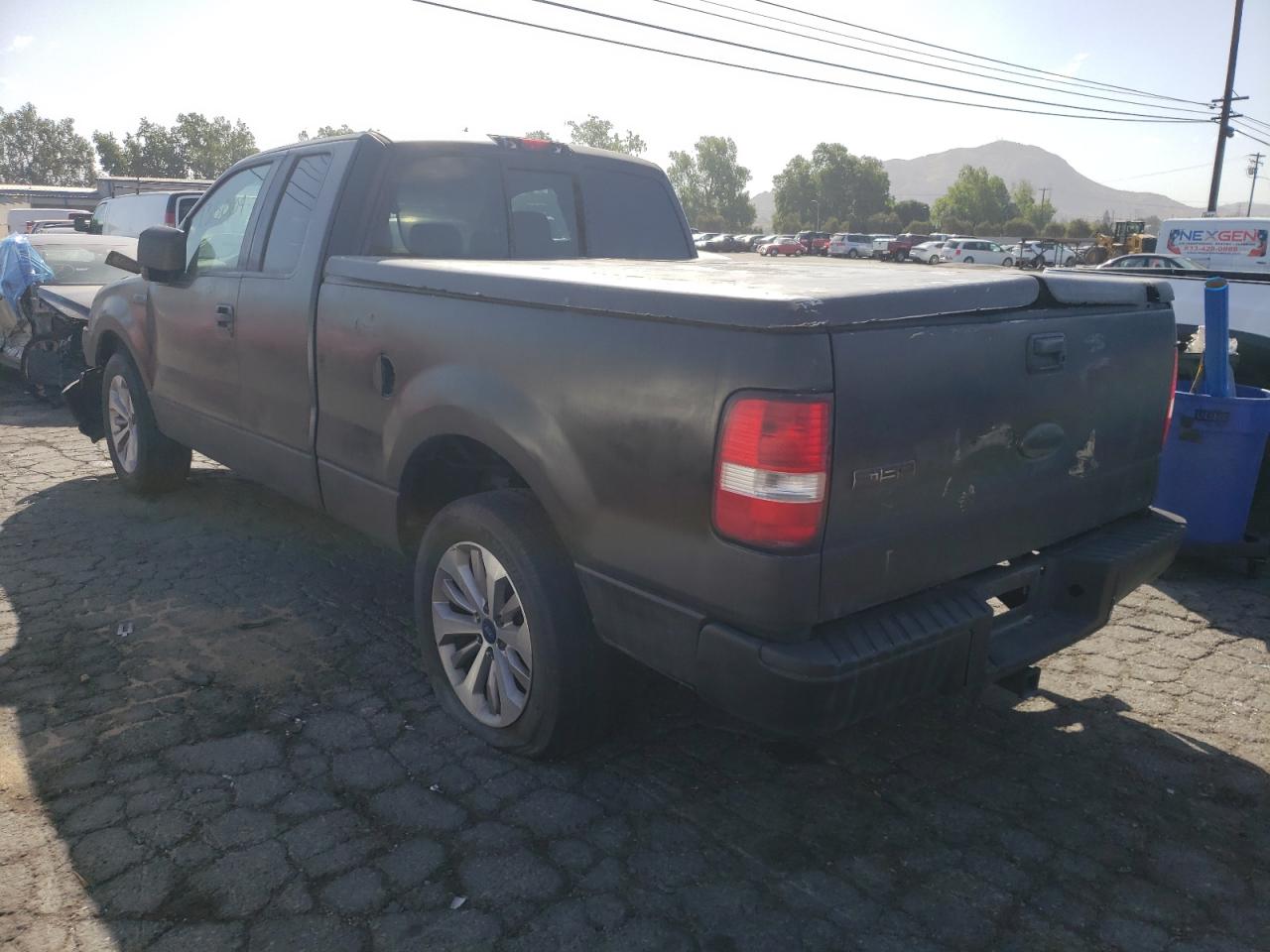 Photo 3 from auction – 2004 FORD F150 with VIN 1FTRX12W94FA05663