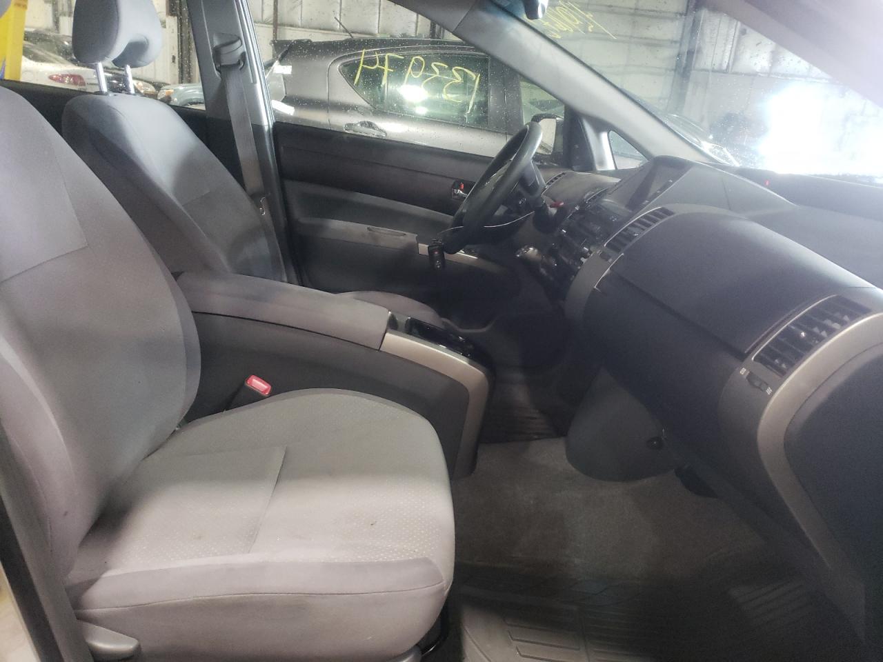 Photo 5 from auction – 2005 TOYOTA PRIUS with VIN JTDKB20U057034231