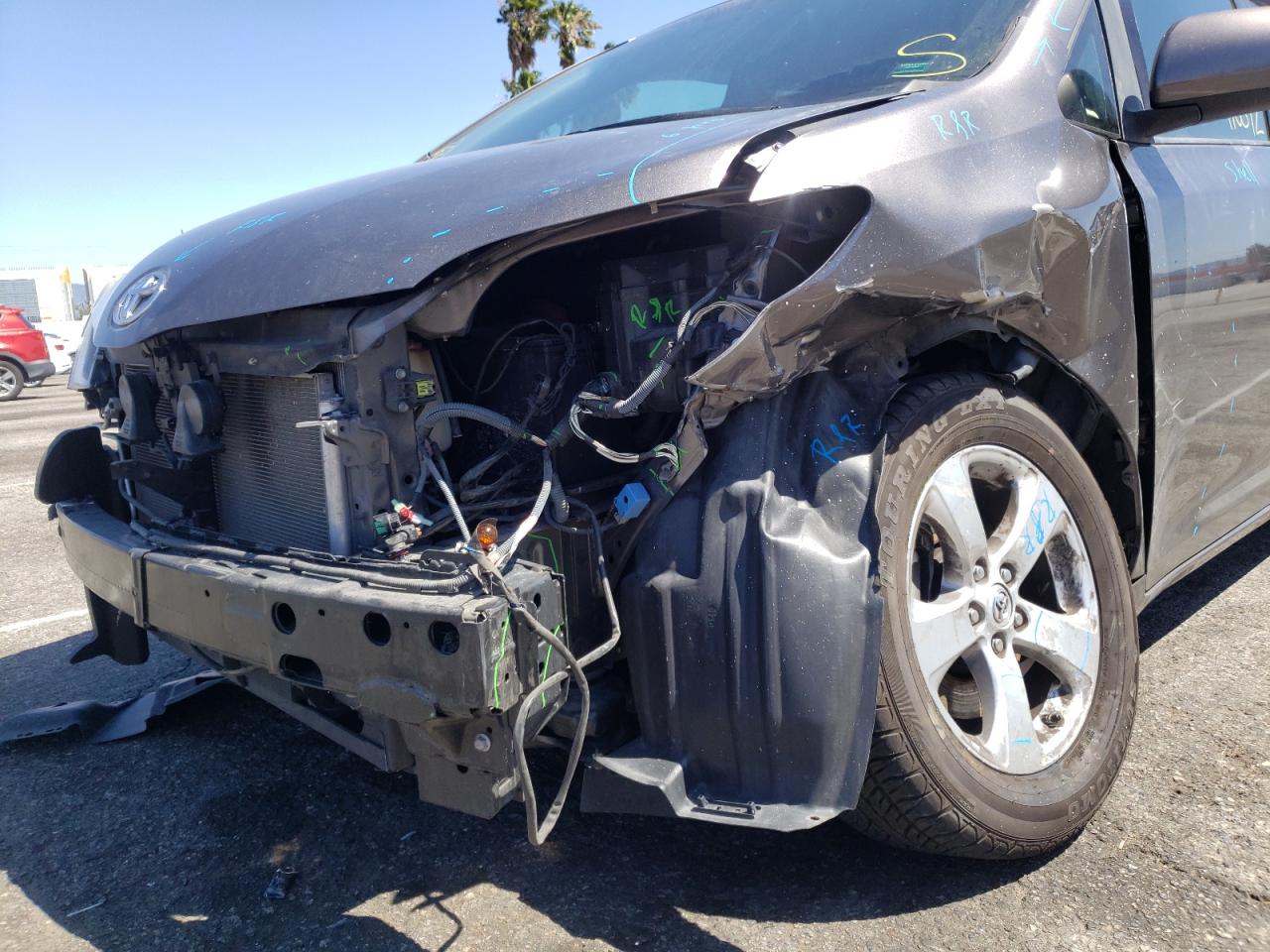 Photo 9 from auction – 2015 TOYOTA SIENNA LE with VIN 5TDKK3DC8FS600201